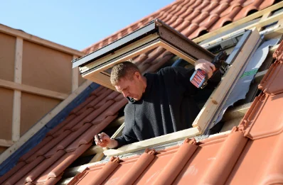 Pose de fenêtres de toit Velux à Dollon